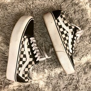 Vans checkered platform old skool